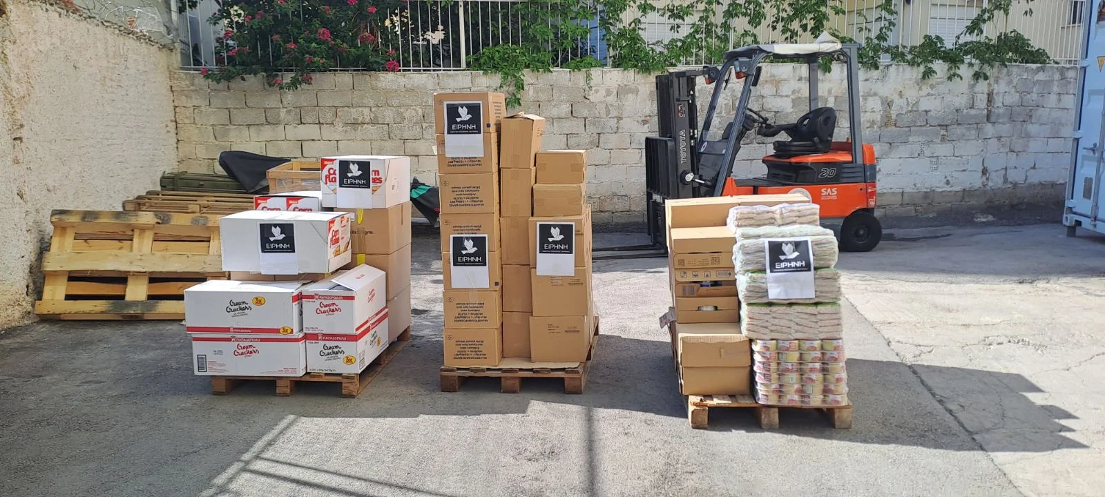 Donation of humanitarian aid to fire-affected residents of Achaia