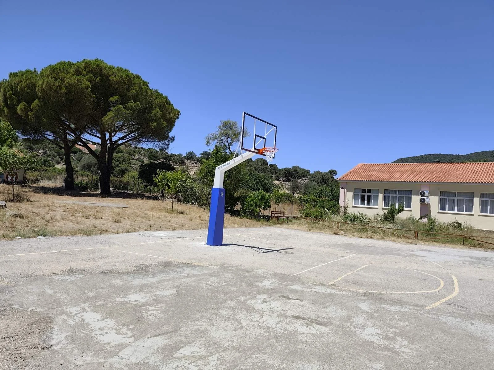 Donation to the Primary School of Filia, Lesvos