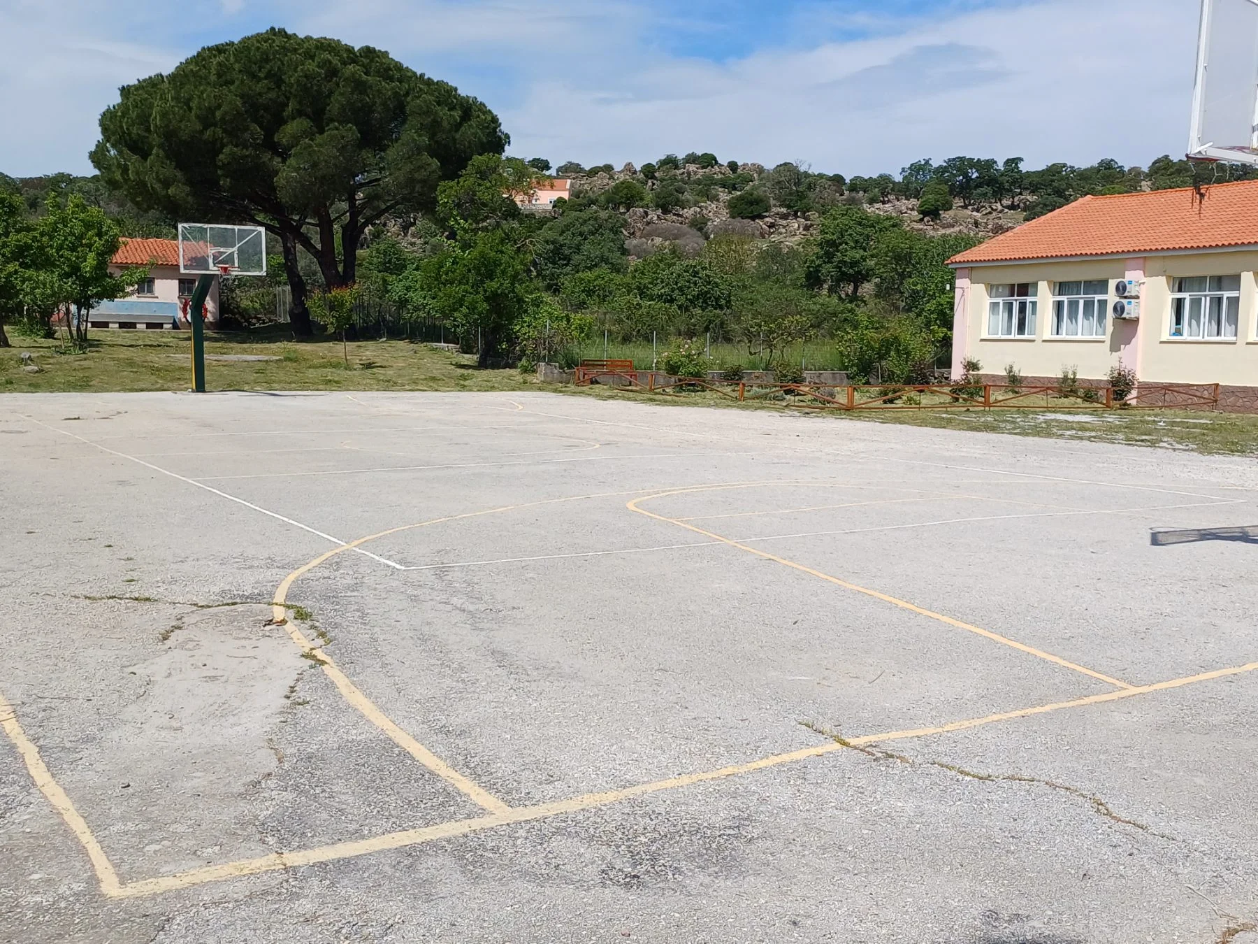Donation to the Primary School of Filia, Lesvos